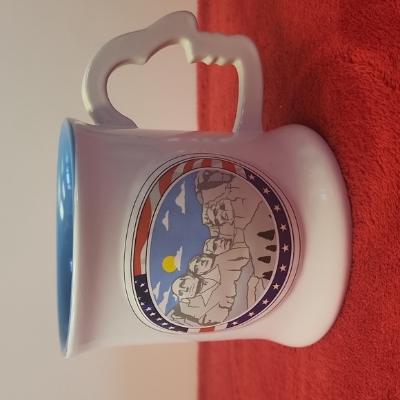 Mount Rushmore South Dakota, 18oz. Mug - Picture 1 of 12